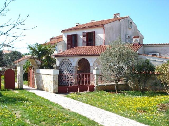 Apartments Jelena Перой Екстериор снимка