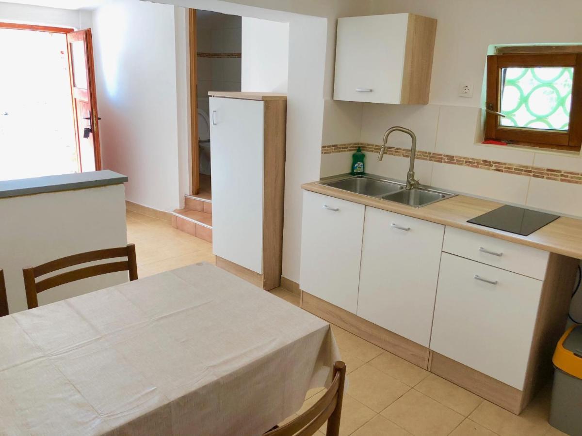 Apartments Jelena Перой Екстериор снимка