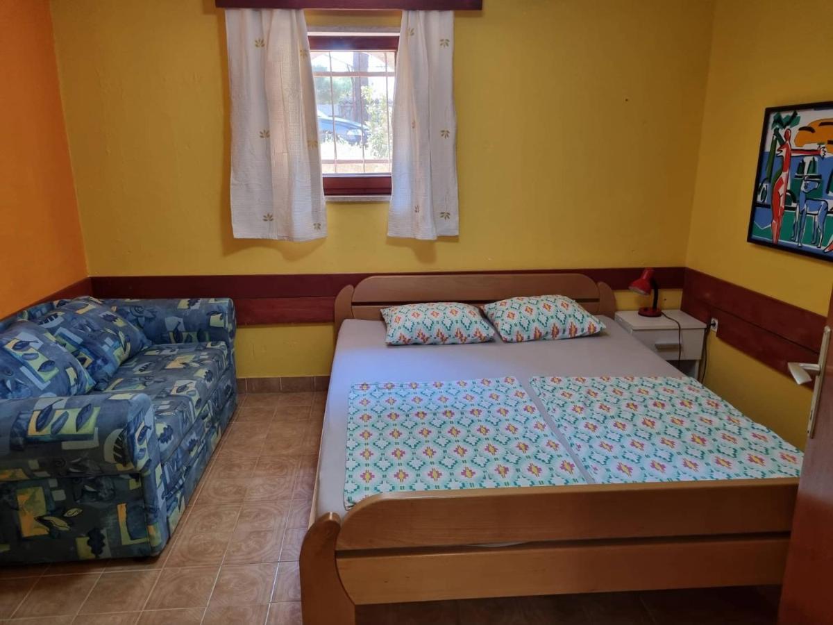 Apartments Jelena Перой Екстериор снимка