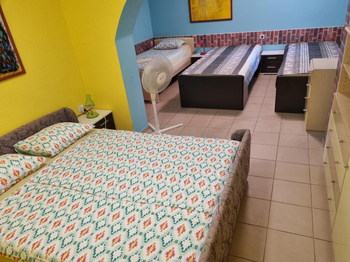 Apartments Jelena Перой Екстериор снимка