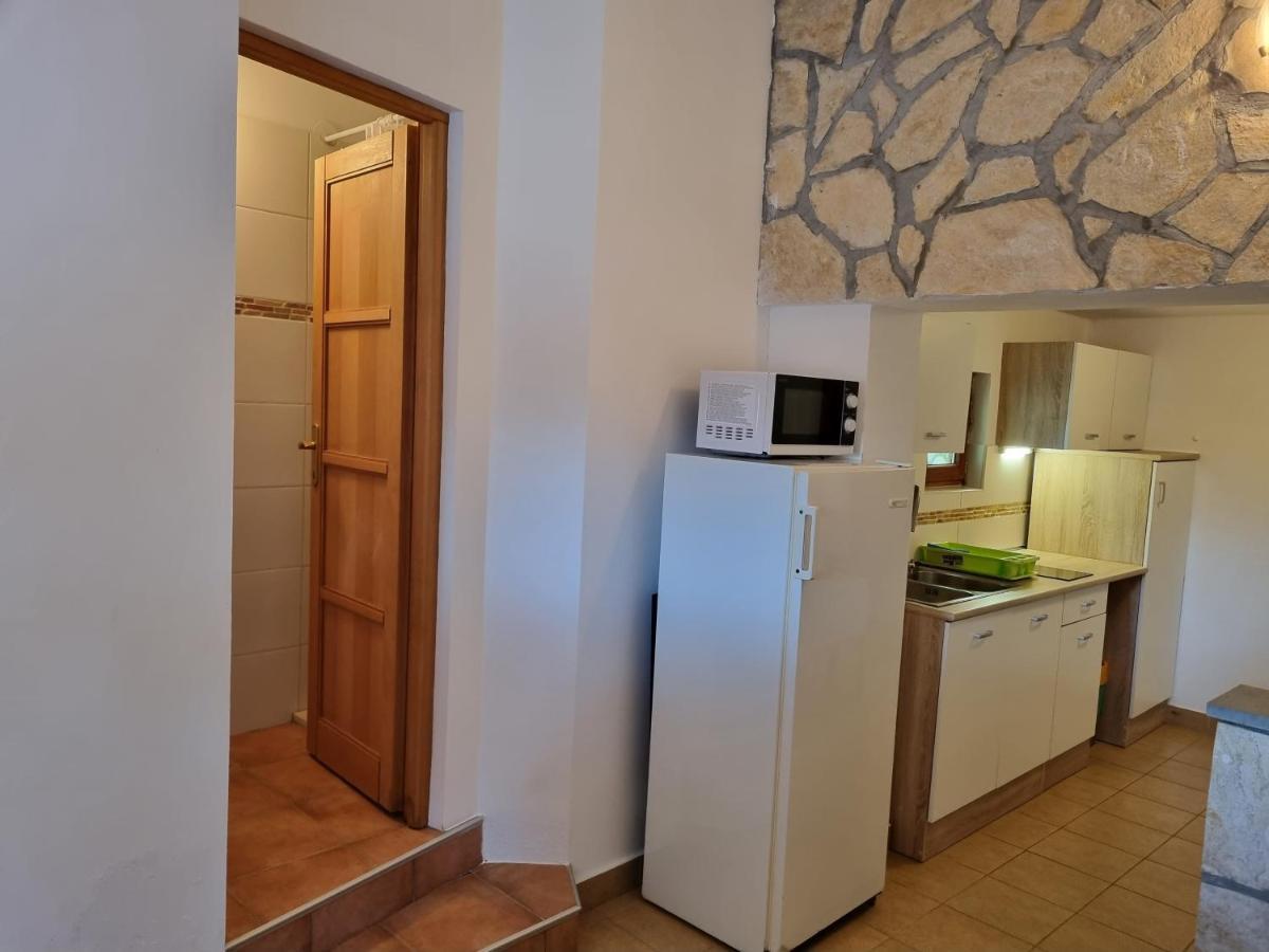 Apartments Jelena Перой Екстериор снимка