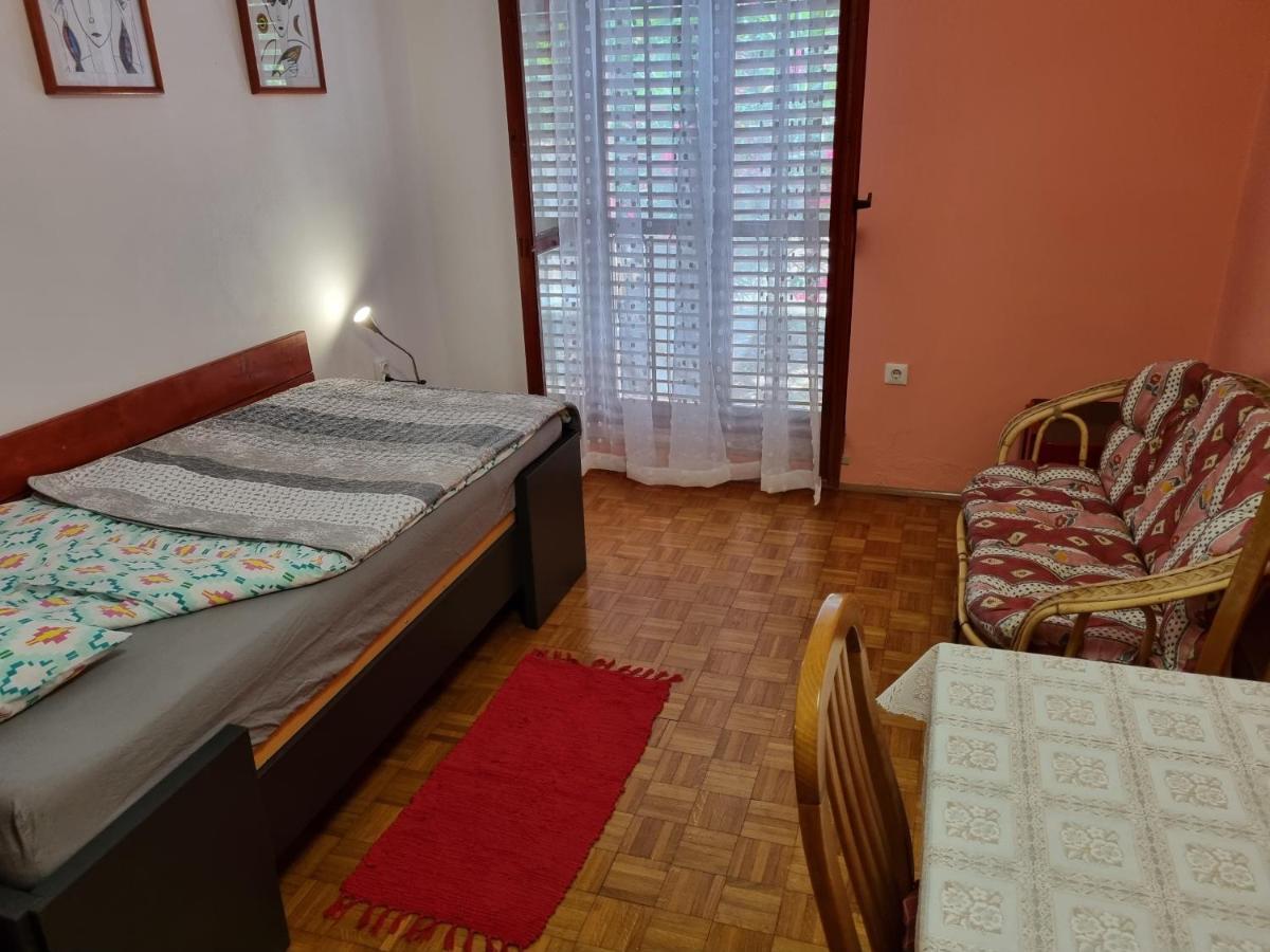 Apartments Jelena Перой Екстериор снимка