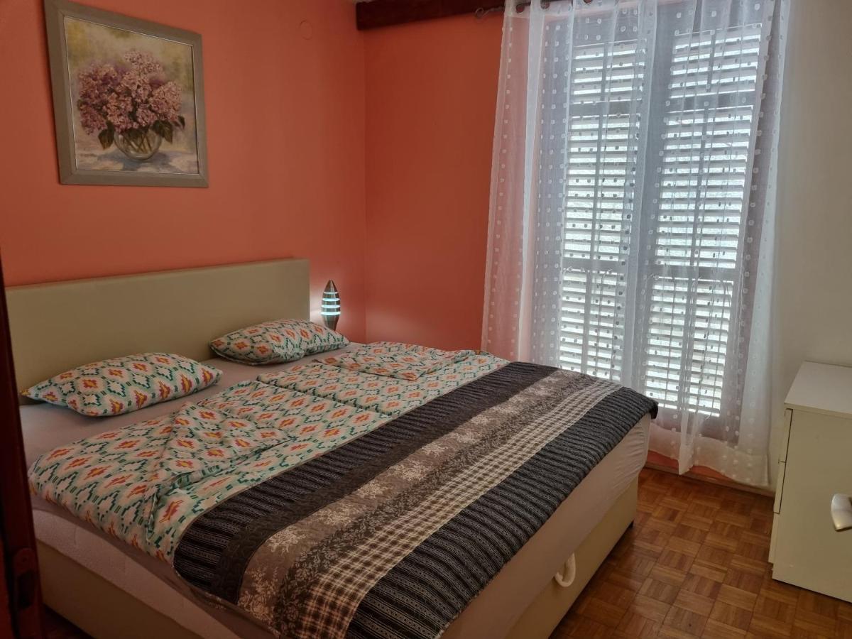 Apartments Jelena Перой Екстериор снимка