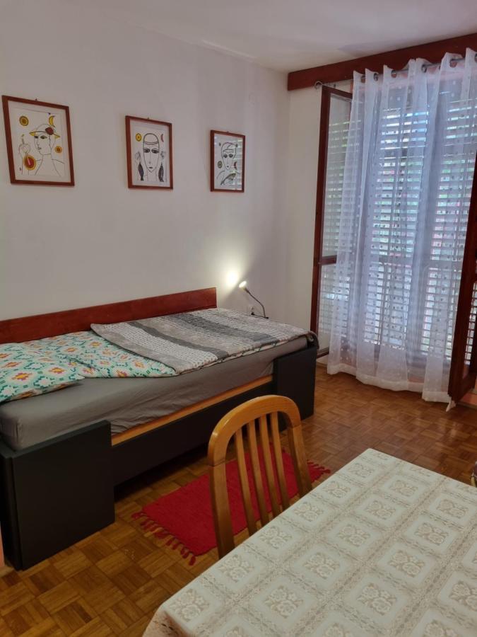 Apartments Jelena Перой Екстериор снимка